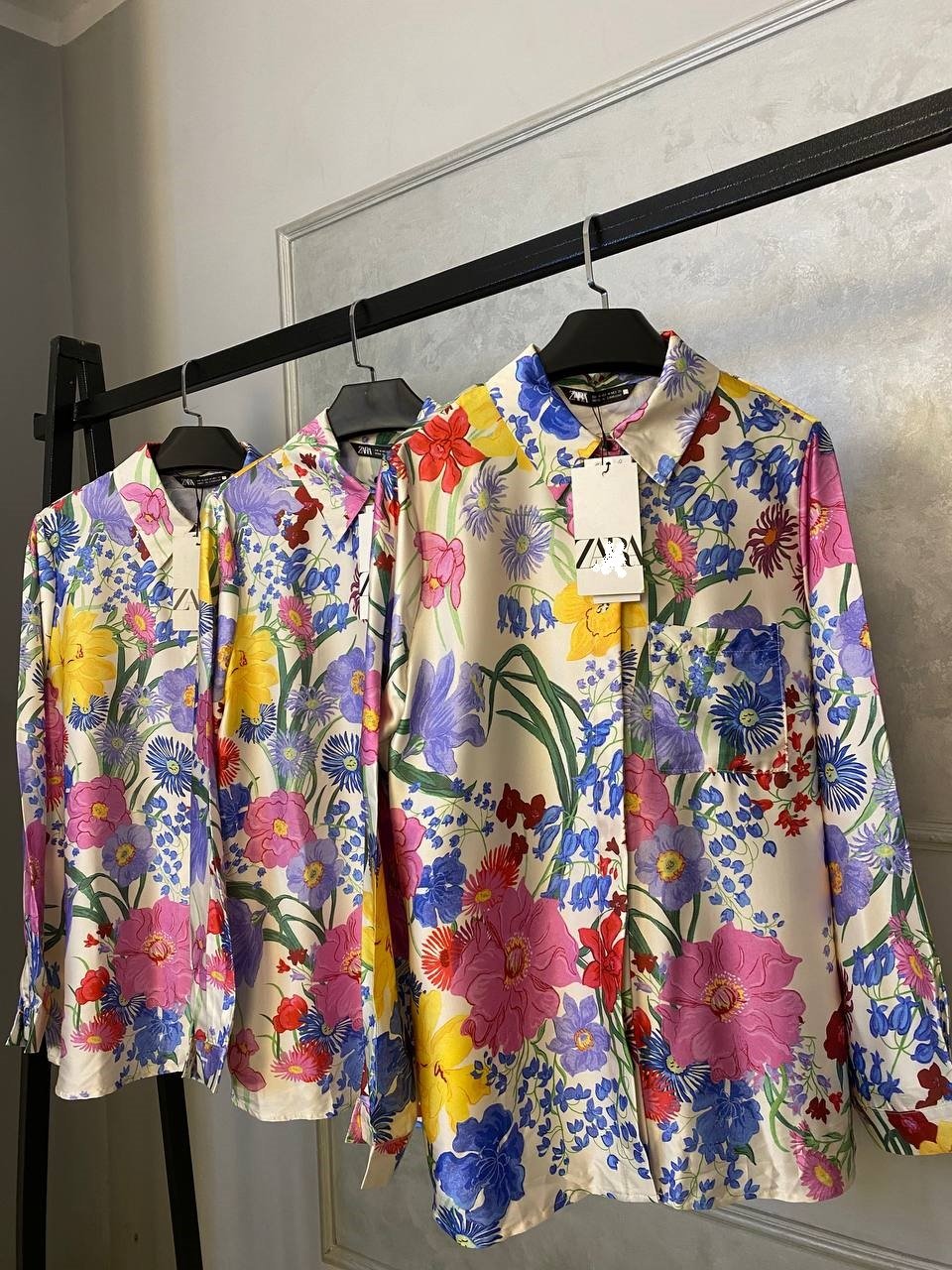satin shirt -Flowery